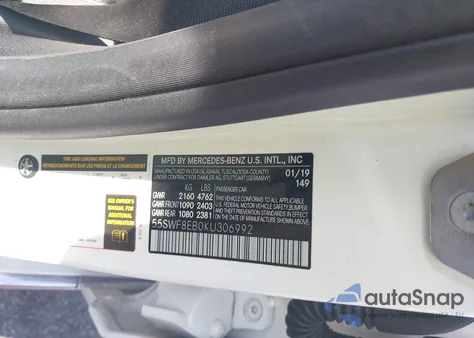 2019 Mercedes-Benz C 300 4Matic z USA, uszkodzony, nr VIN 55SWF8EB0KU306992